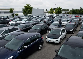 6,5 Millionen Gebrauchtwagen: AfD kämpft gegen Verbrenner-Aus