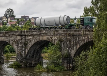 130 Tonnen über marode Brücken: Wie sicher sind Castortransporte?