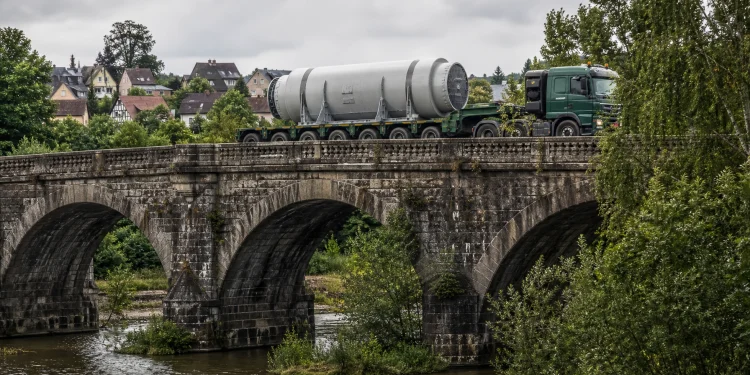 130 Tonnen über marode Brücken: Wie sicher sind Castortransporte?